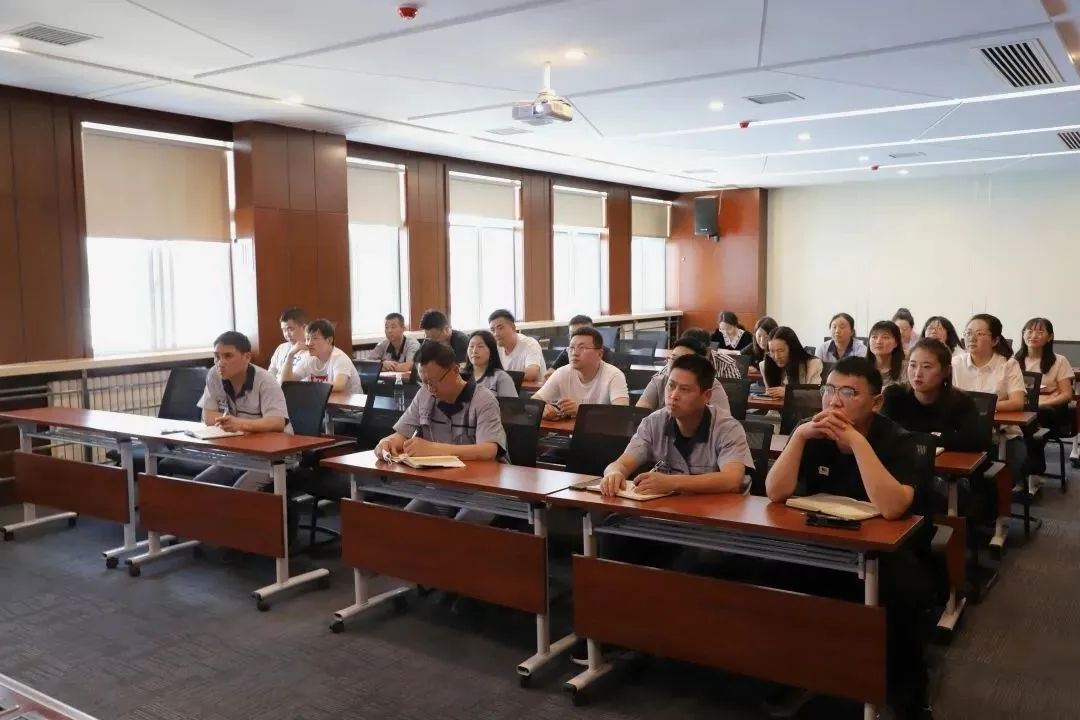 陕建建材科技公司组织开展第三期职业素养专项视频培训